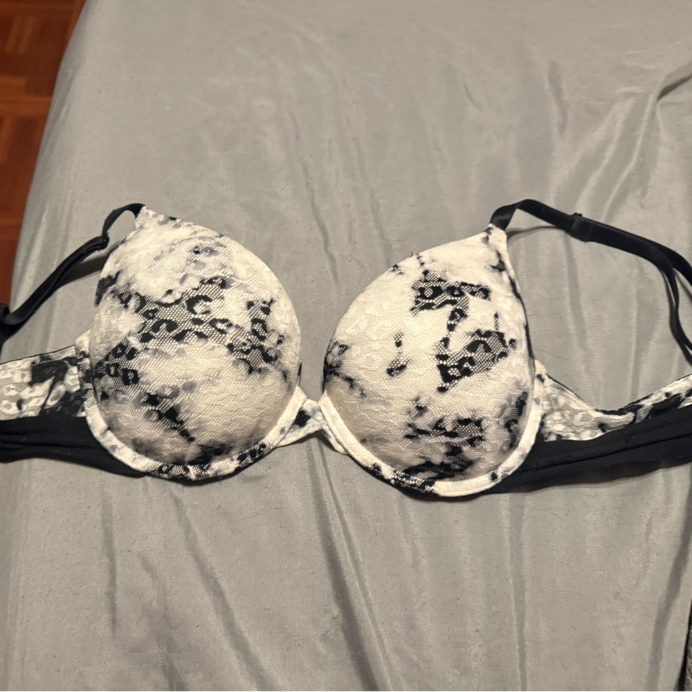 PINK Victoria's Secret Black and White Lace Bra